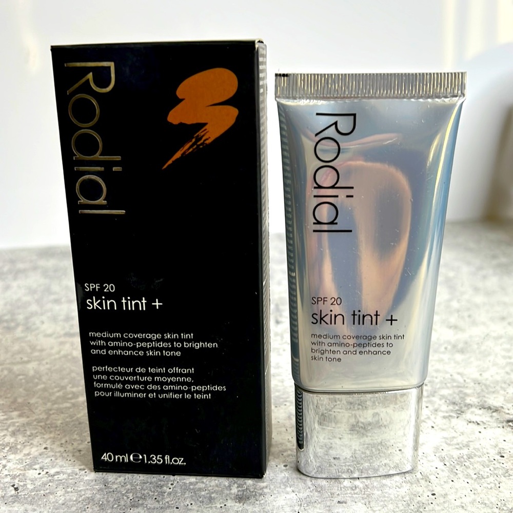 Rodial SPF 20 skin tint Rio 4 amino peptides to enhance skin tone 40 ml